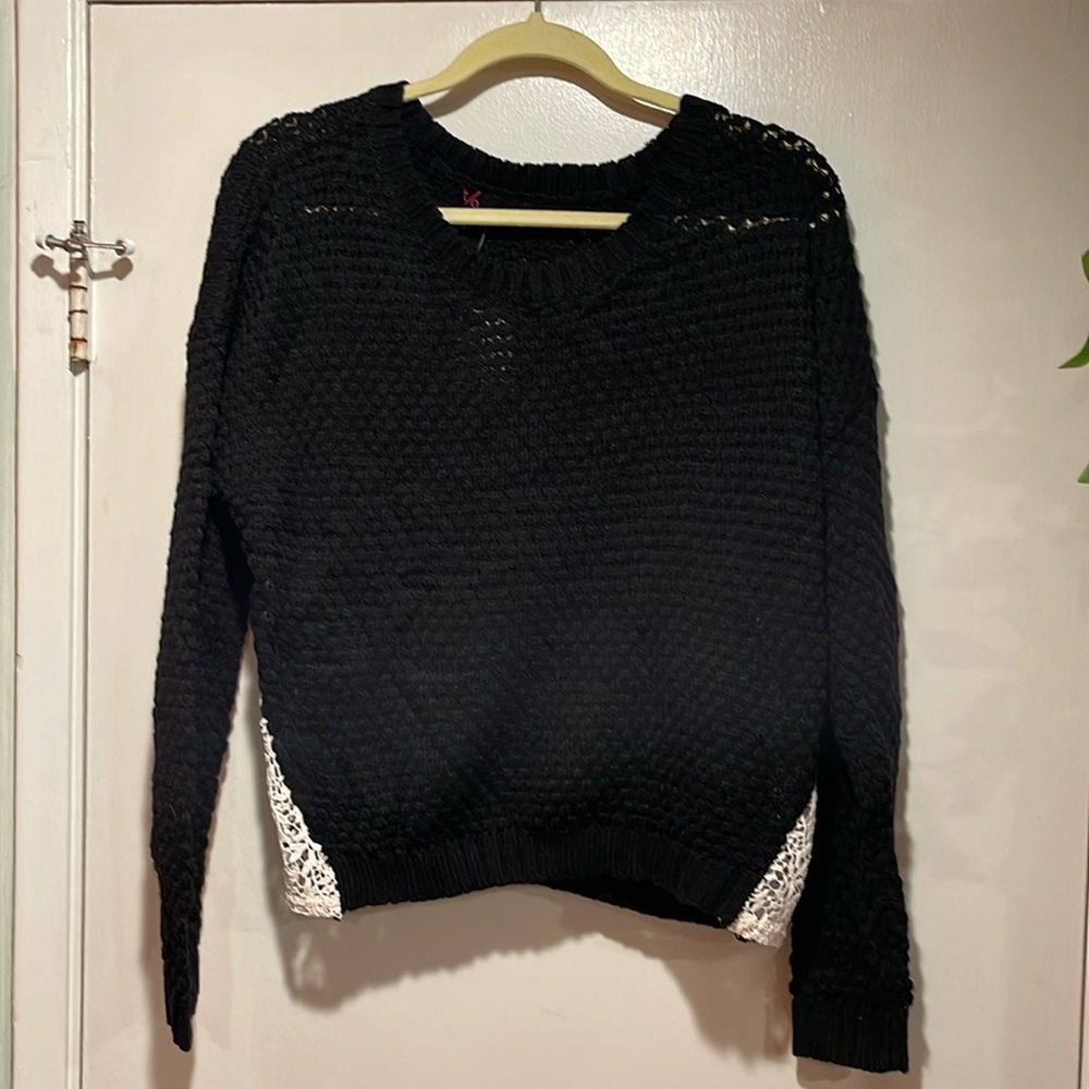 ⭐️t/o Sweaters ~ Size XL